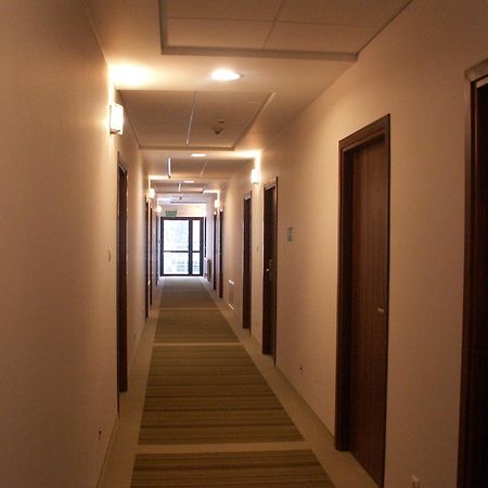 Hotel Pod Debem Tarnów Esterno foto