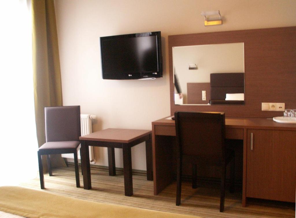 Hotel Pod Debem Tarnów Camera foto