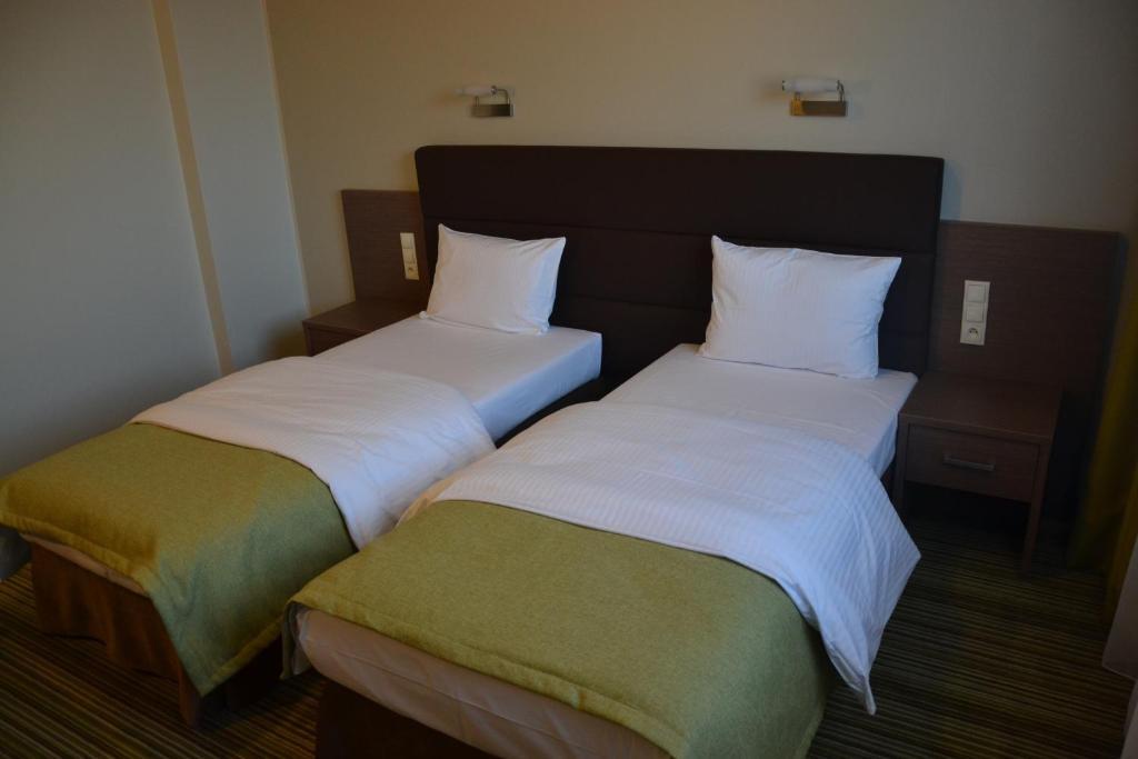 Hotel Pod Debem Tarnów Camera foto