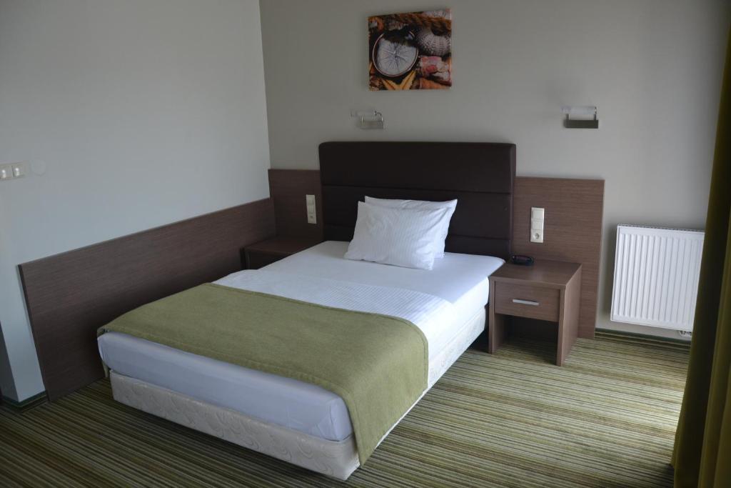 Hotel Pod Debem Tarnów Camera foto