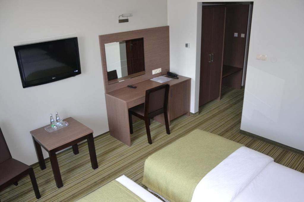 Hotel Pod Debem Tarnów Camera foto