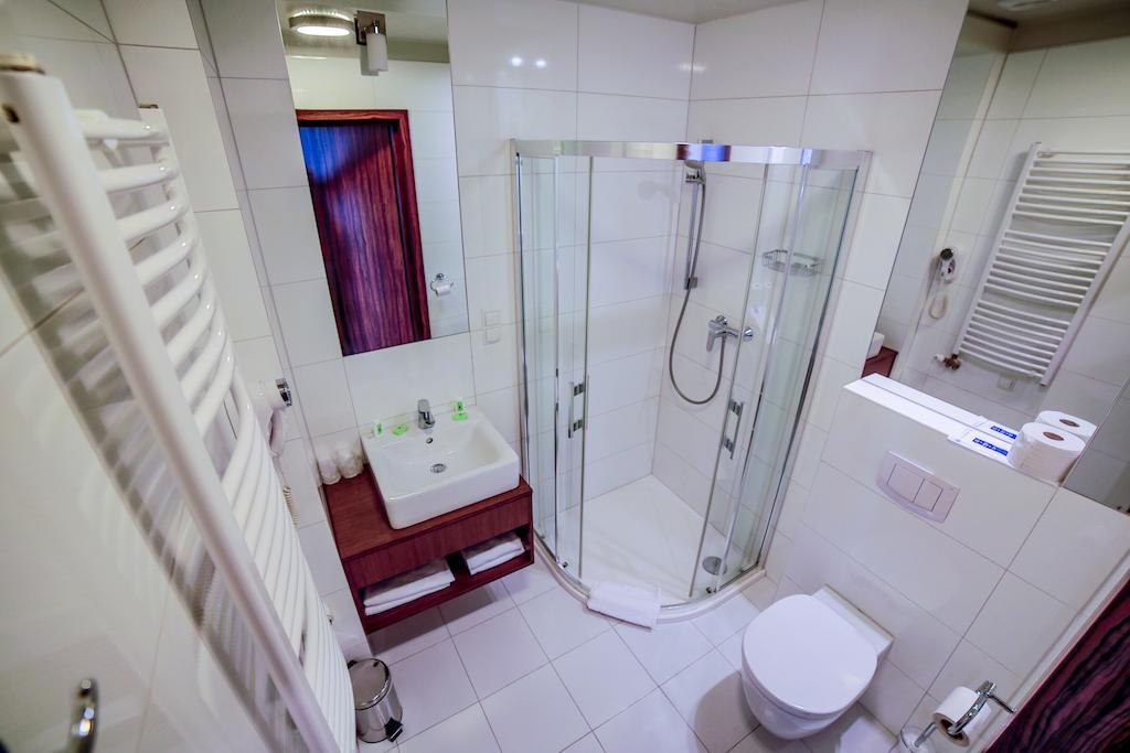 Hotel Pod Debem Tarnów Camera foto