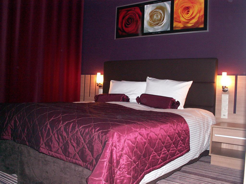 Hotel Pod Debem Tarnów Camera foto